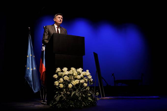 Predsednik Republike Slovenije Borut Pahor se je na predvečer mednarodnega dneva spomina na žrtve holokavsta danes udeležil osrednje spominske slovesnosti ob mednarodnem dnevu spomina na žrtve holokavsta